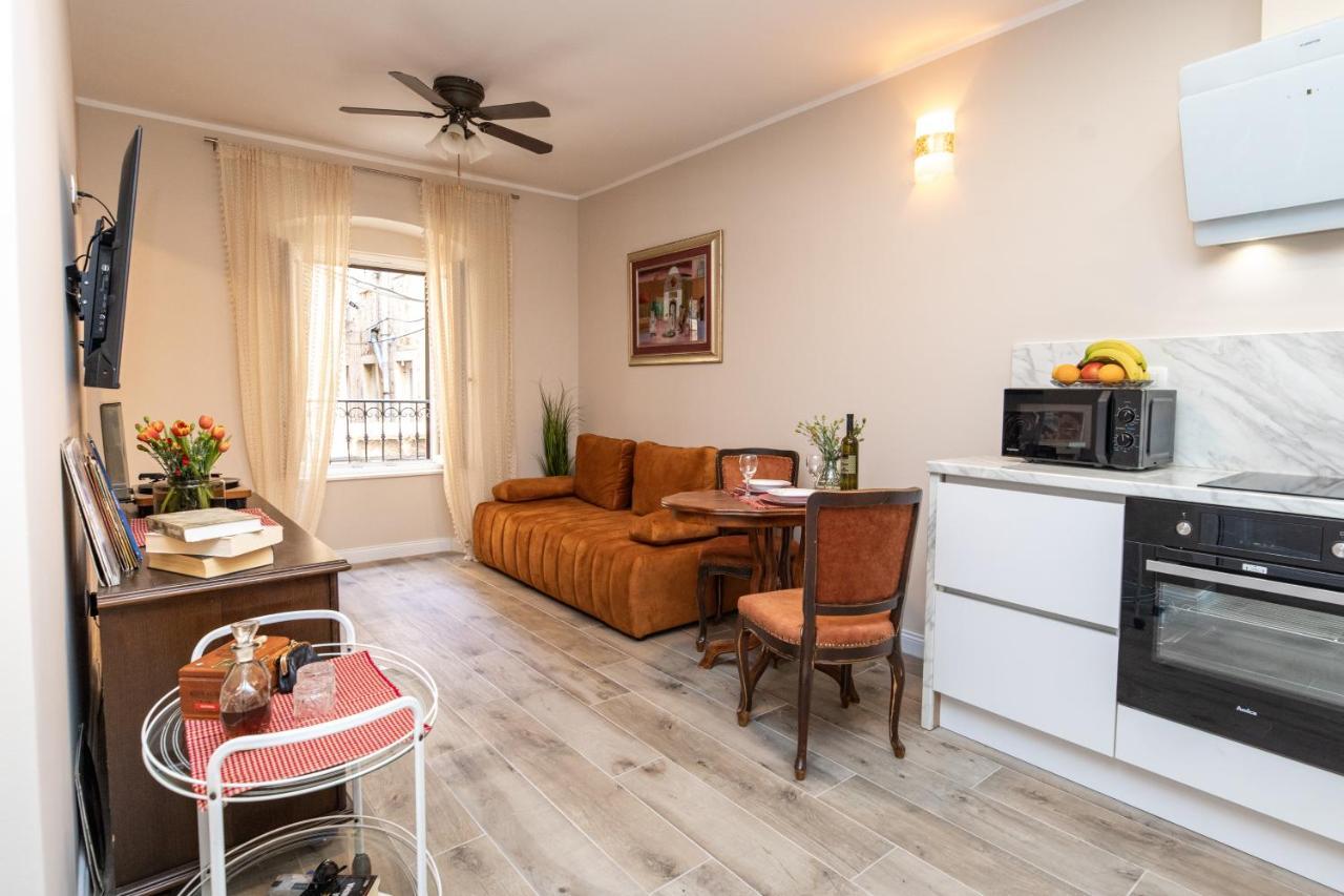 Stanley Helenski - Apartment In Old Town ชิเบนิก ภายนอก รูปภาพ