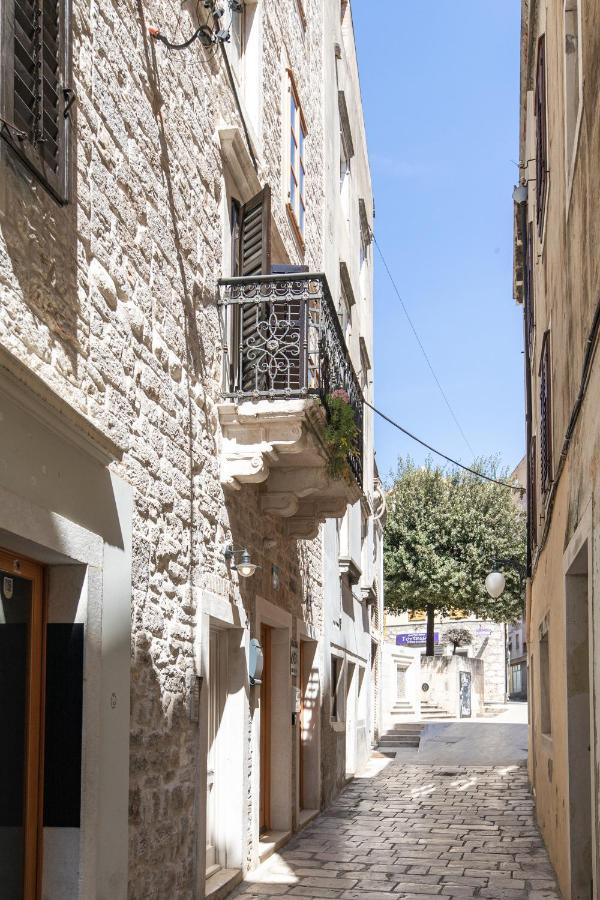 Stanley Helenski - Apartment In Old Town ชิเบนิก ภายนอก รูปภาพ