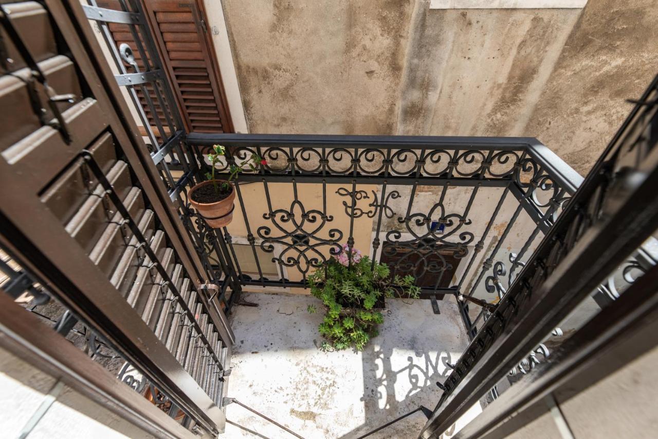 Stanley Helenski - Apartment In Old Town ชิเบนิก ภายนอก รูปภาพ