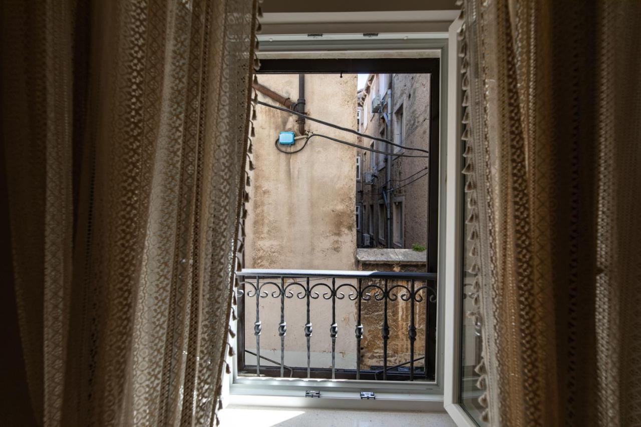 Stanley Helenski - Apartment In Old Town ชิเบนิก ภายนอก รูปภาพ